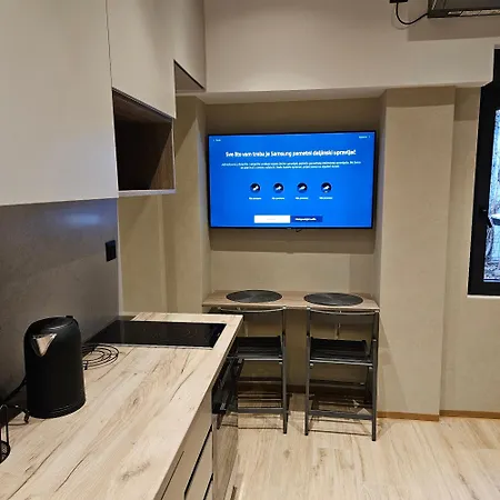 Gold Star Center Parking On Request شقة *